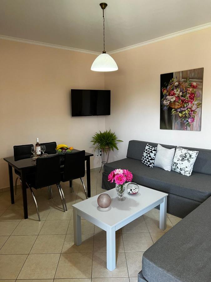Anna'S Apartments นิเกียนา ภายนอก รูปภาพ